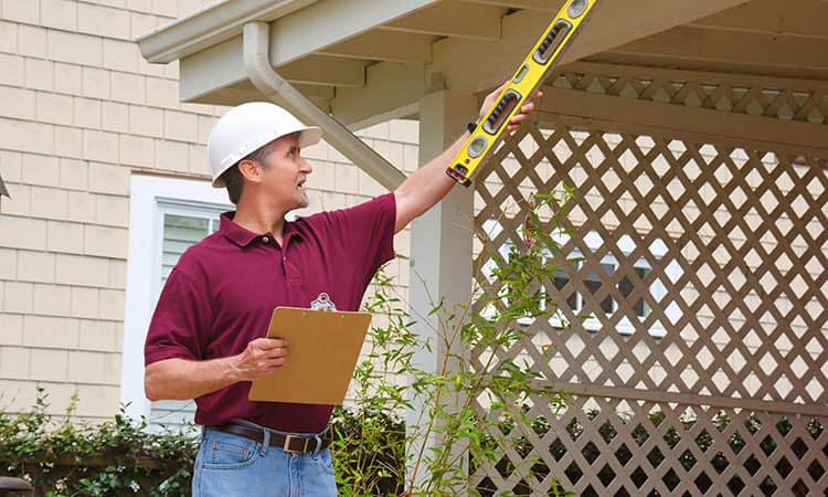hiring-Siding-Contractor-home-exterior